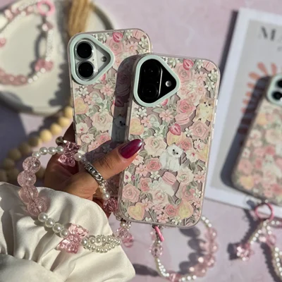 قاب پیشی در باغ گلC006520